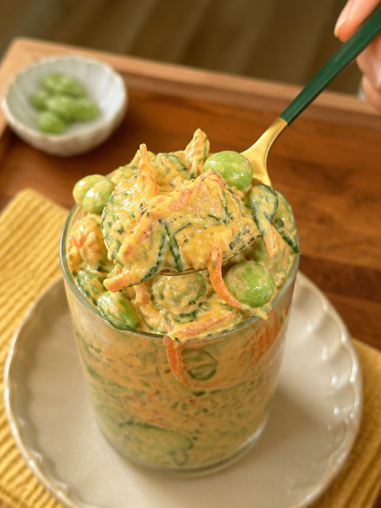Ensalada Cremosa de Pepino Asiático (Vegana, Alta en Proteínas y Amigable para Preparar Comidas)