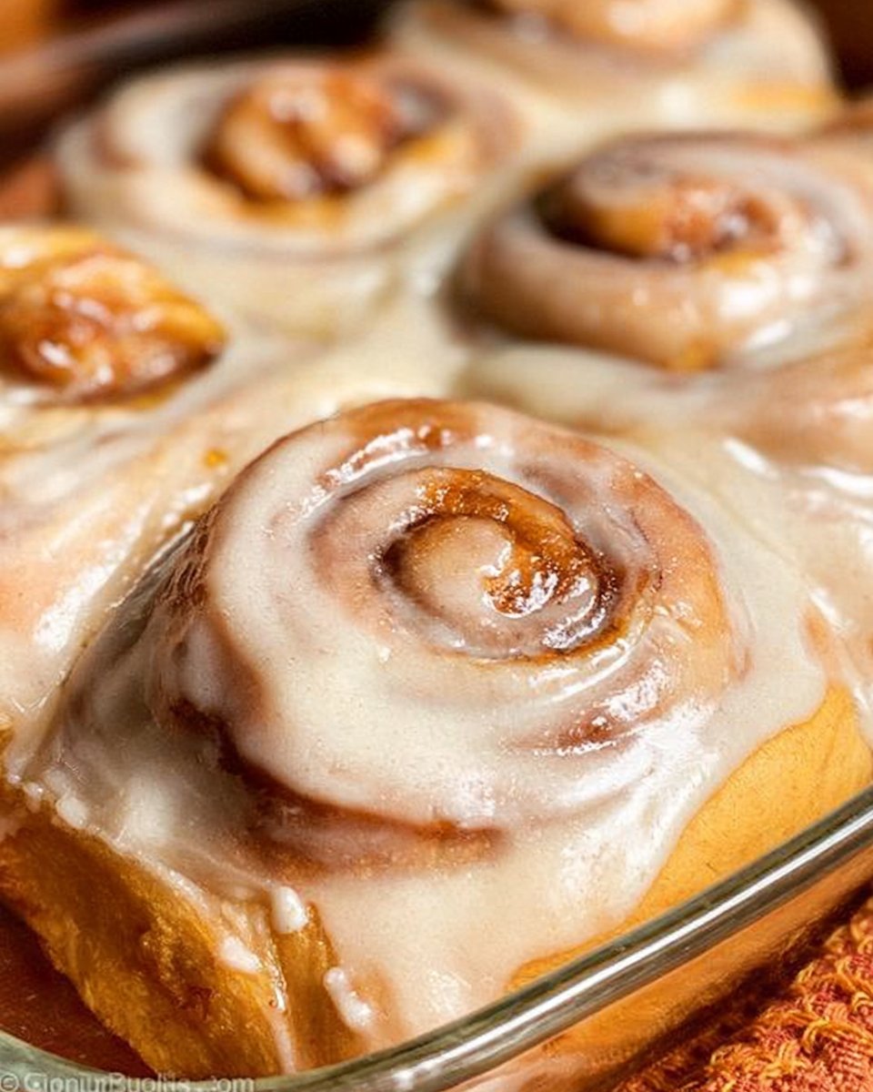 Pumpkin Cinnamon Rolls