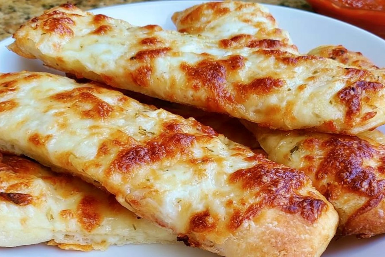 Gluten Free Garlic Pizza Breadsticks