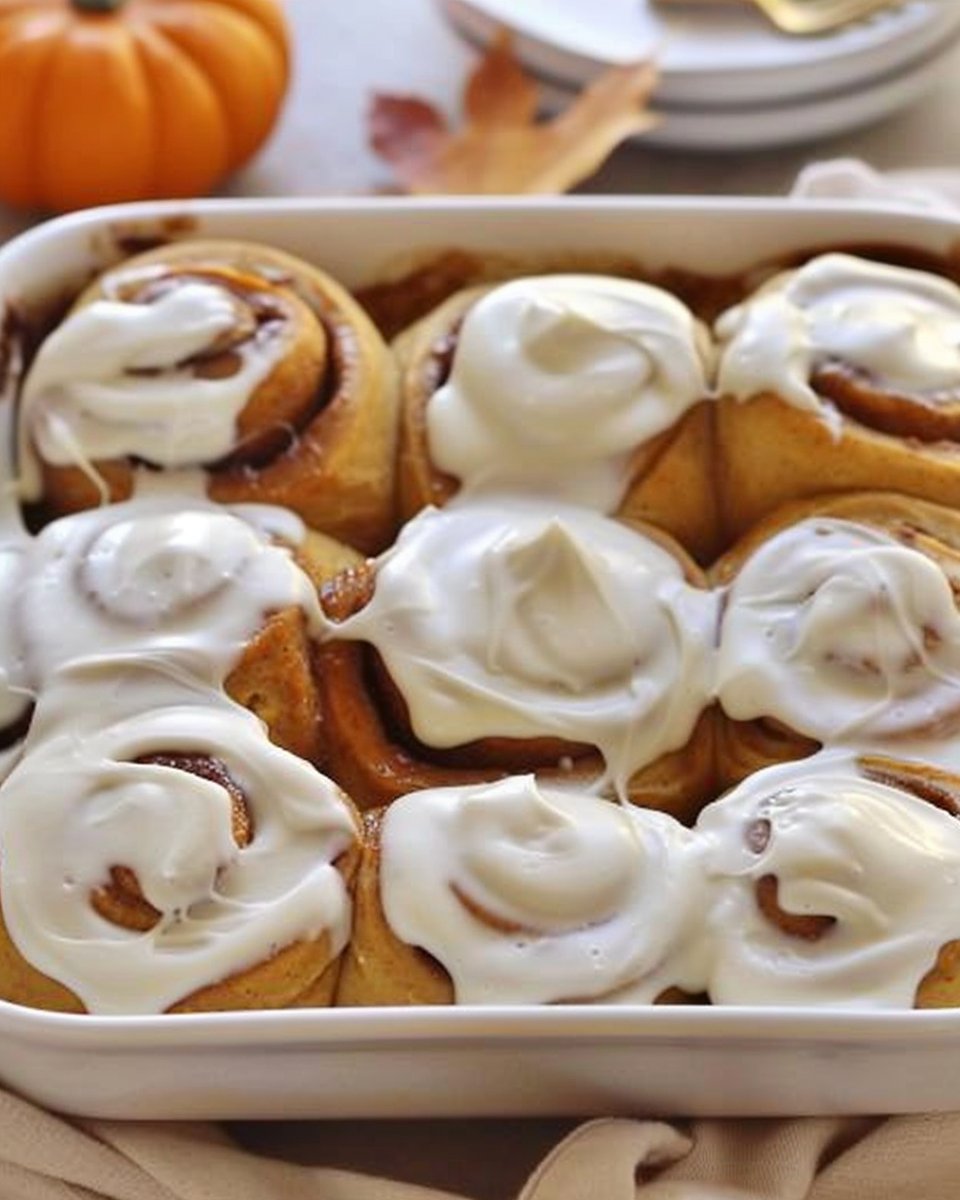 Sourdough Pumpkin Cinnamon Rolls with Maple Cream Cheese Frosting