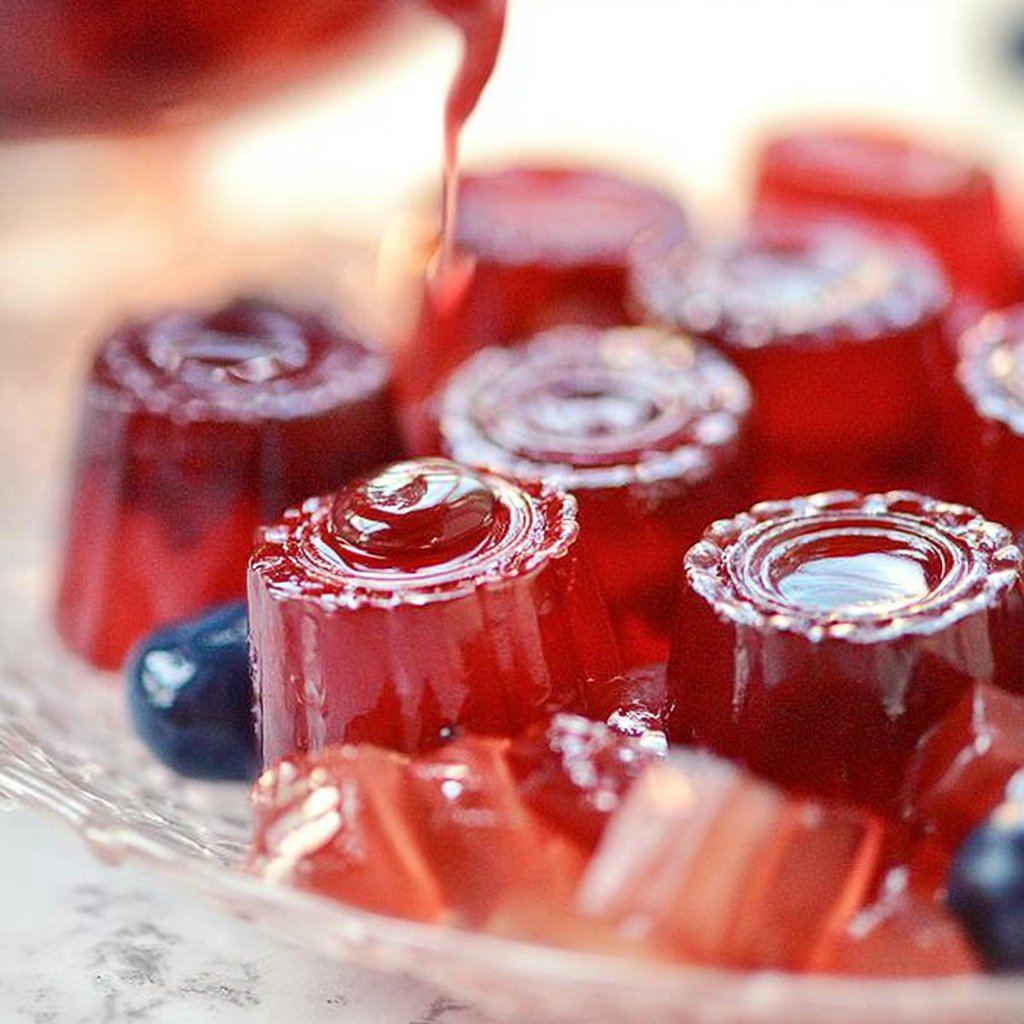 Healthy Homemade Apple & Blueberry Gummy Snacks