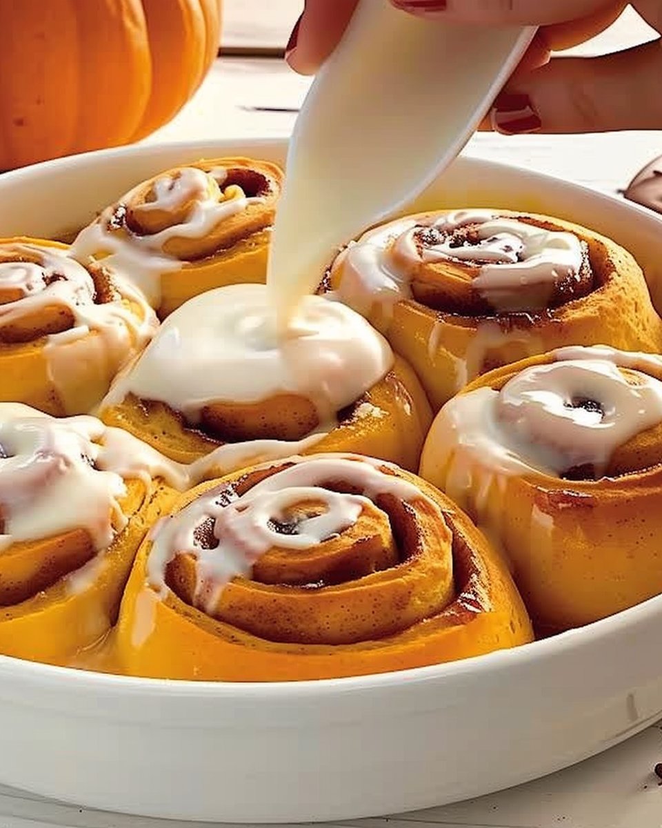 Pumpkin Cinnamon Rolls