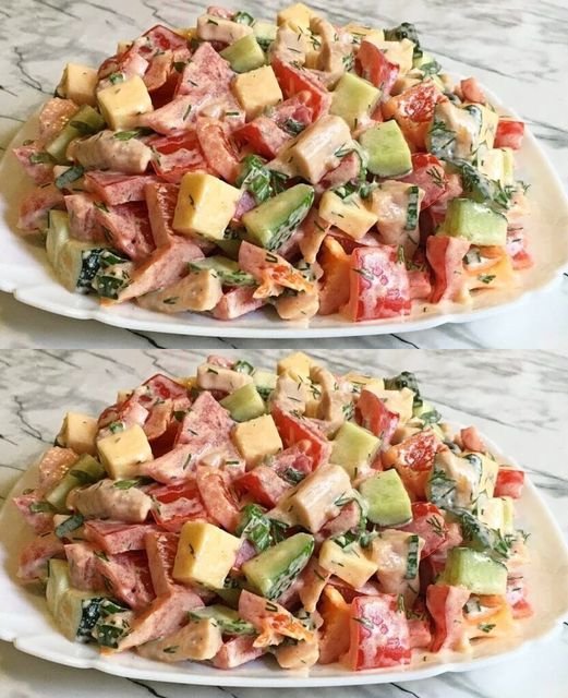 Salat mit Kräutermix und Emmentaler