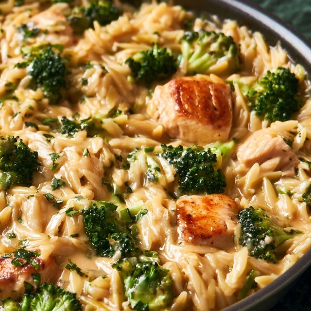 CREAMY & TASTY
ONE POT
BROCCOLI
CHEESE ORZO 4 One Pot Broccoli Cheese Orzo
