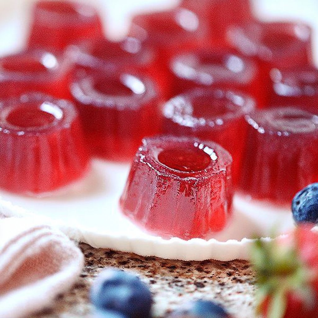 Healthy Homemade Apple & Blueberry Gummy Snacks