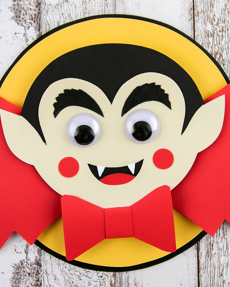 Darling Paper Plate Vampire Craft