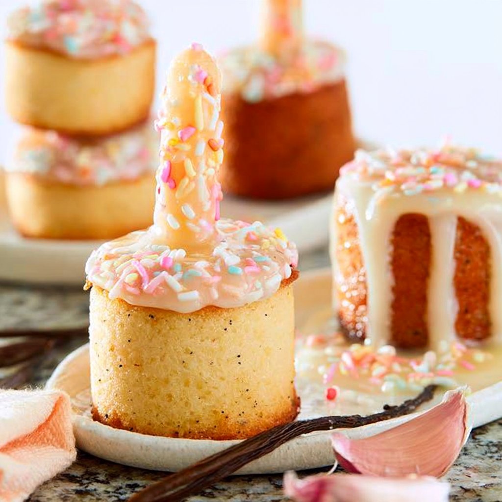 Mini Vanilla Bean Cakes