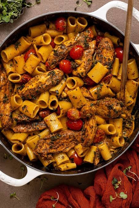 Garlic Butter Chicken Rigatoni