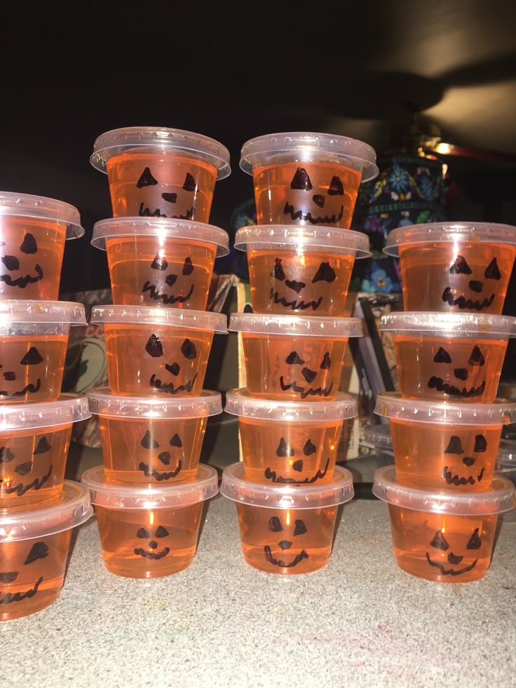 Halloween Jell-O shots 🤪🎃