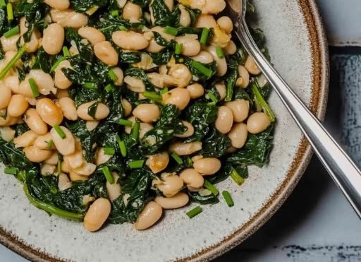 Sautéed Garlic Spinach and White Beans