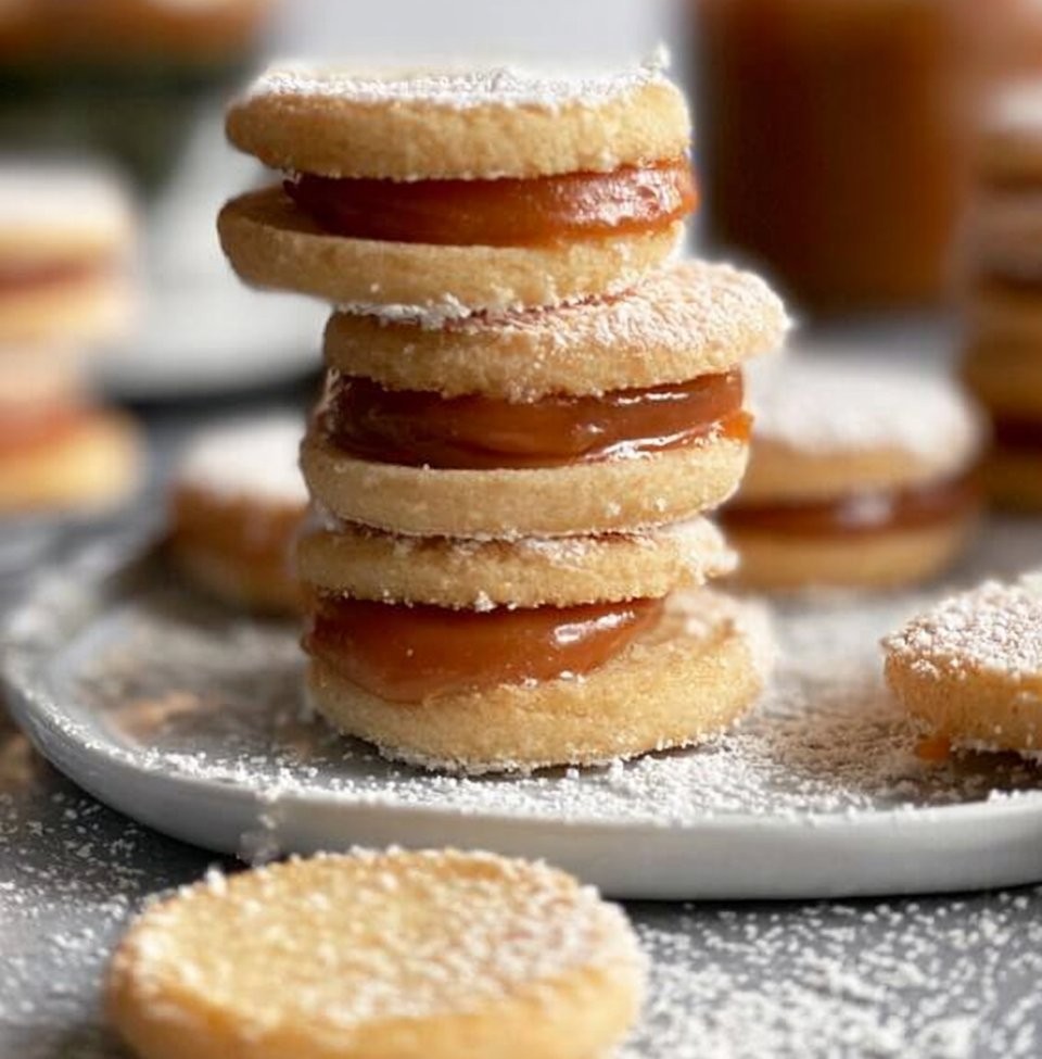 Dulce de Leche Sandwich Cookies