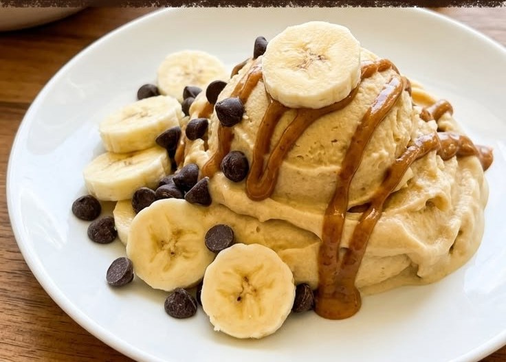 Skinny Peanut Butter Banana Frozen Yogurt