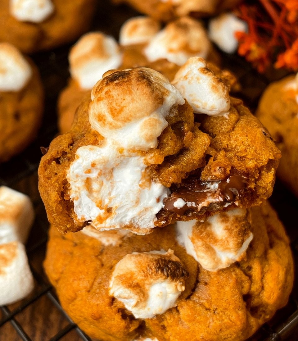 Pumpkin Smores Cookies