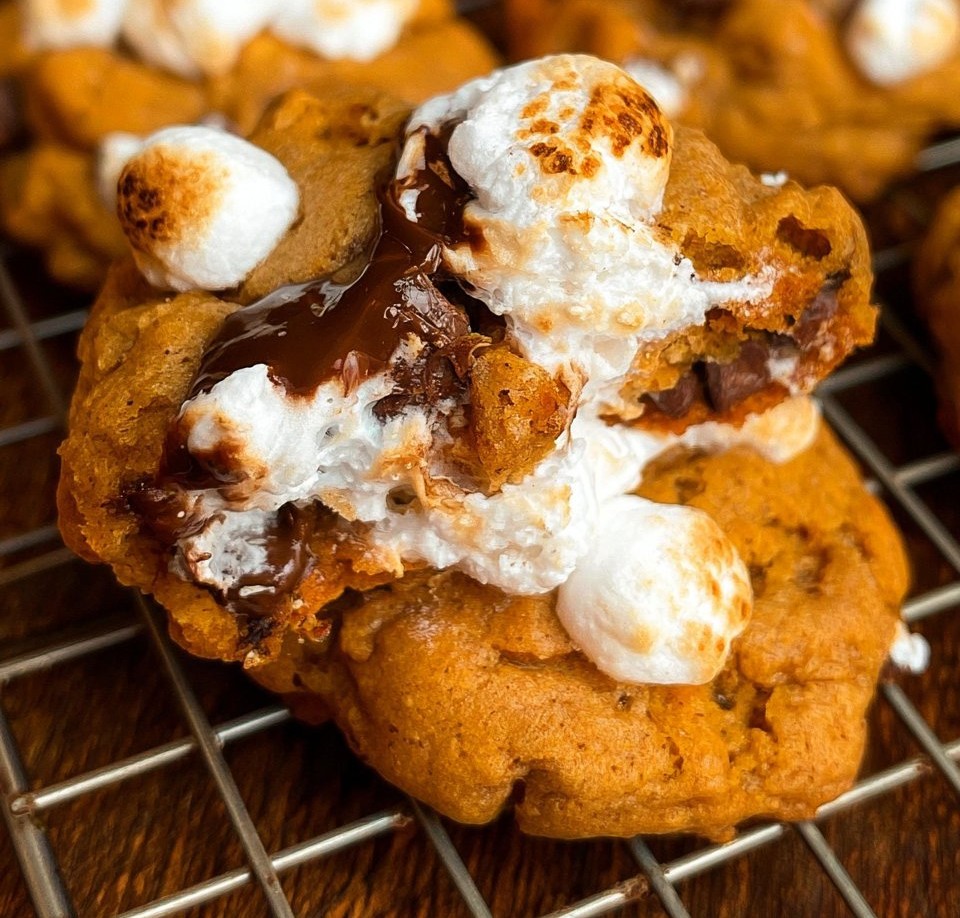 Pumpkin Smores Cookies