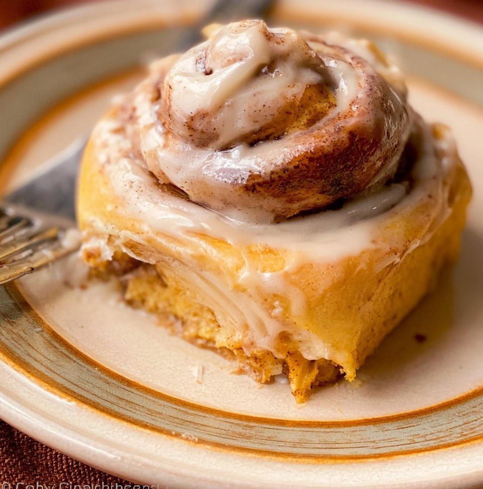 Pumpkin Cinnamon Rolls