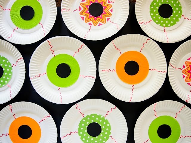The Tiny Funnel: Halloween Paper Plate and Cupcake Wrapper Eye Balls
