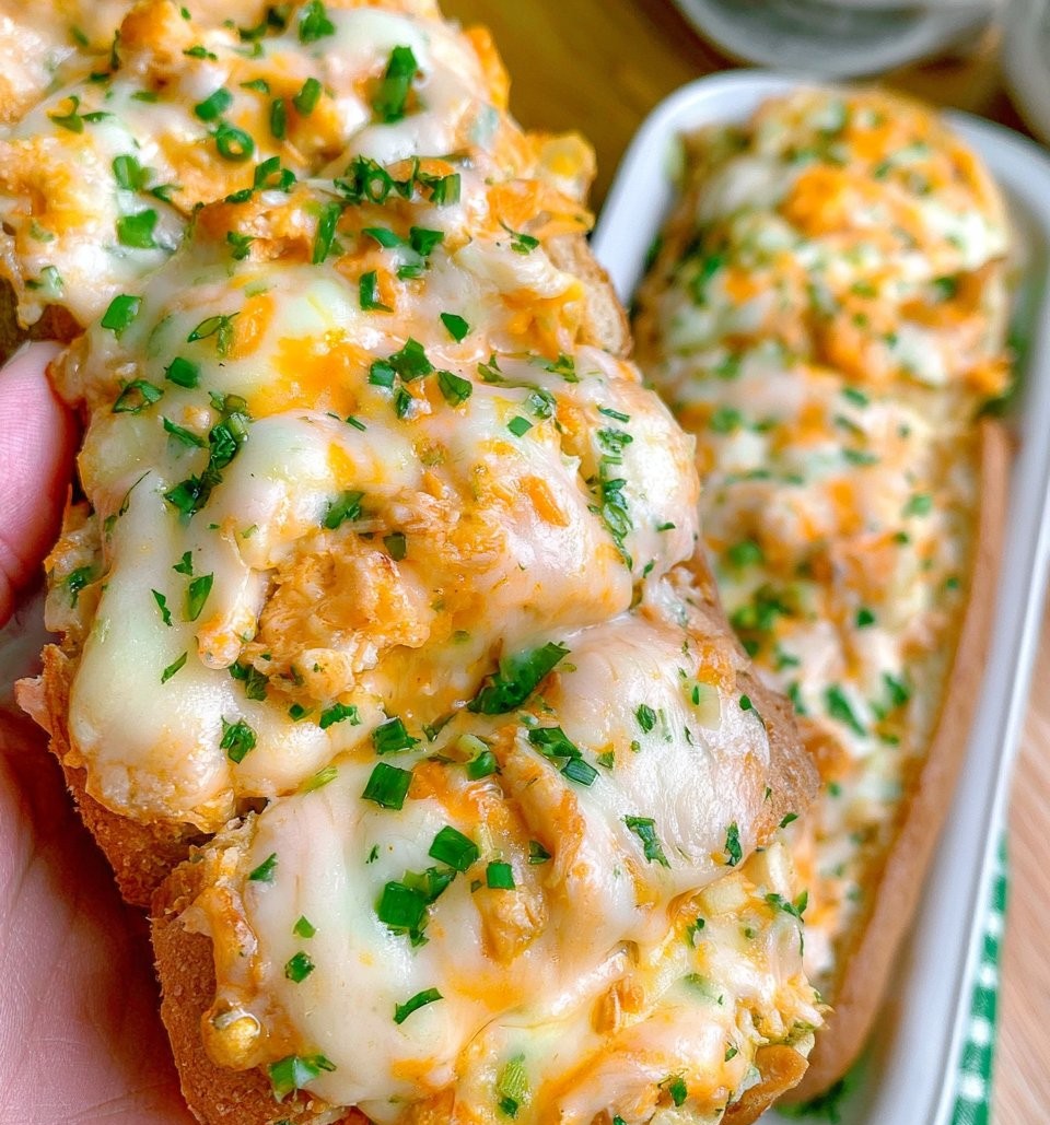 Buffalo Chicken Garlic Bread