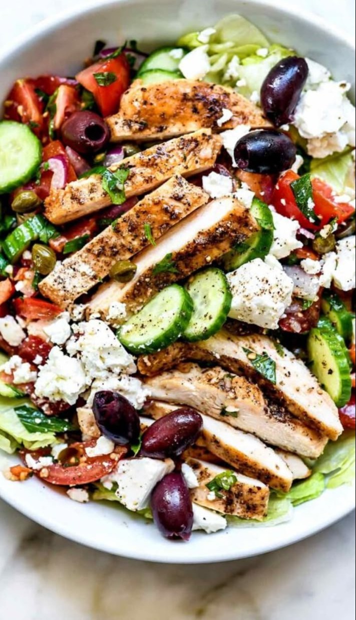 Healthy Greek Salad with Chicken