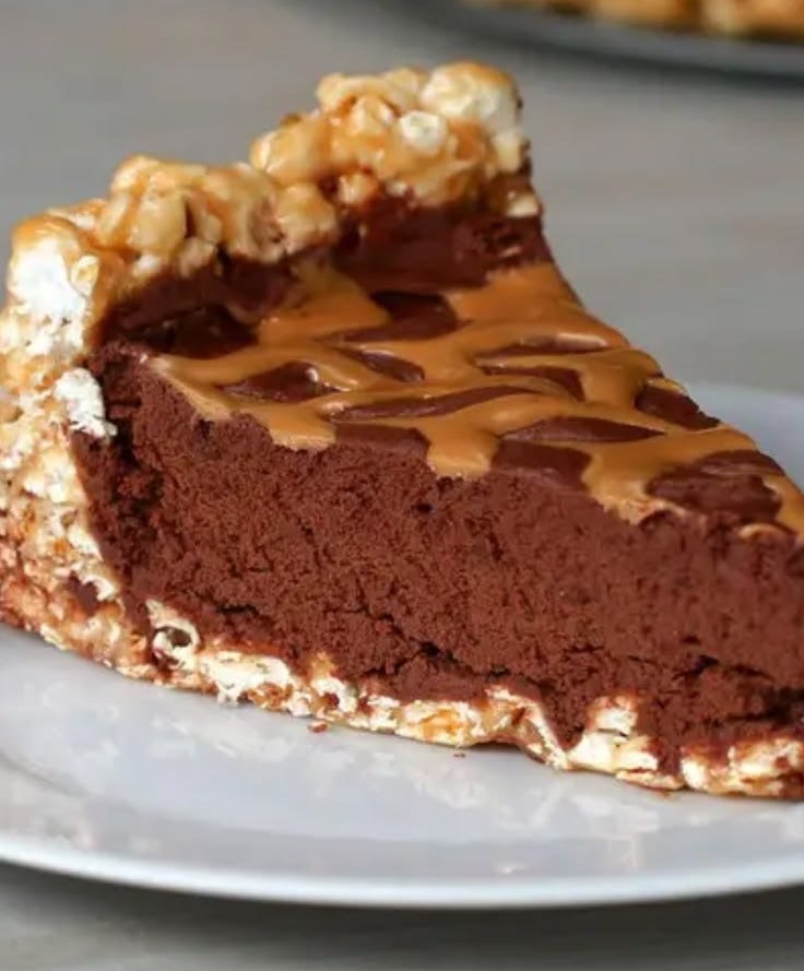 Chocolate Peanut Butter Popcorn Pie