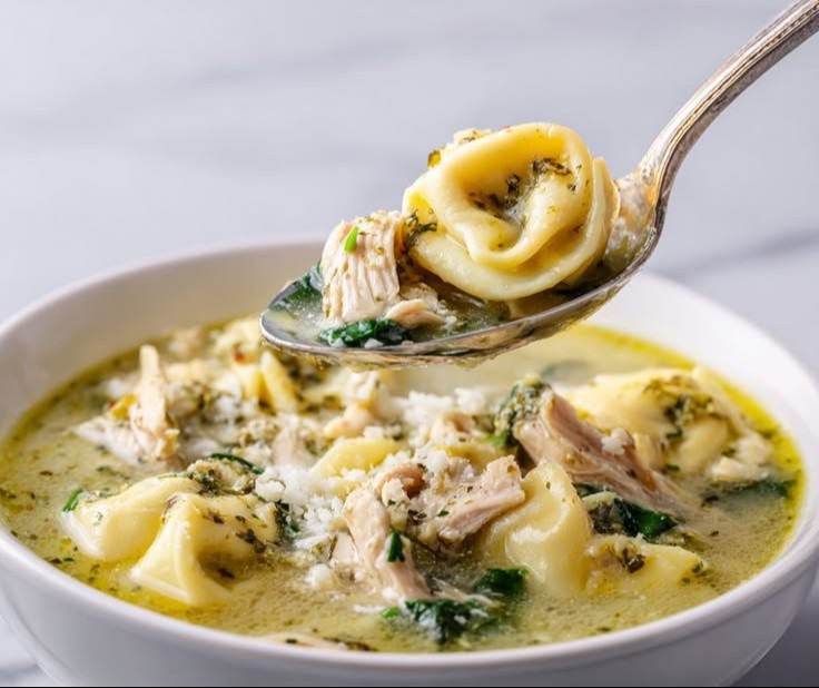 Chicken Pesto Tortellini Soup
