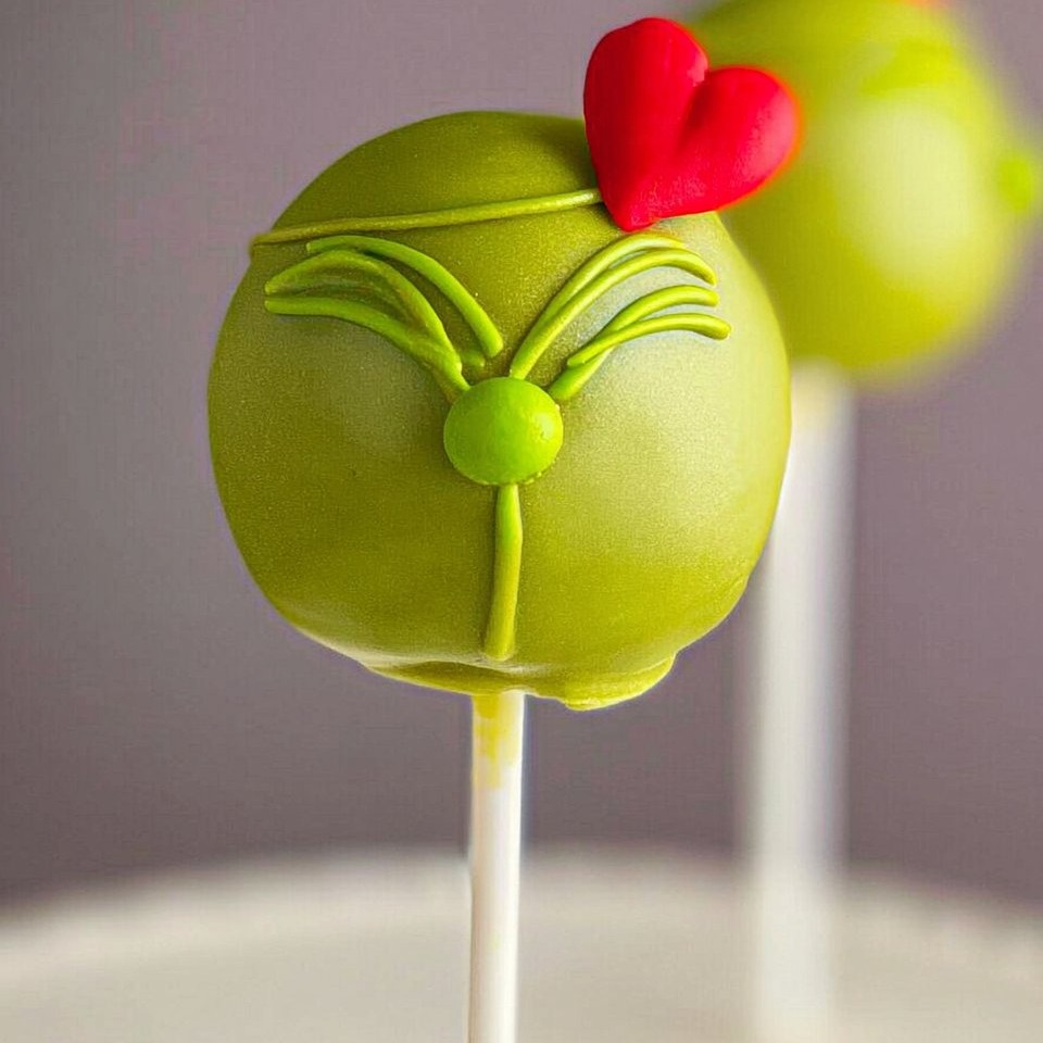 Grinch Cake Pops