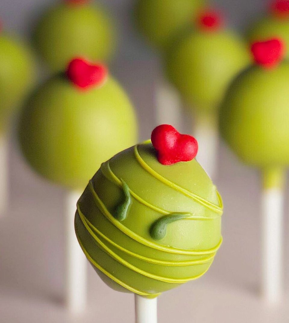 Grinch Cake Pops