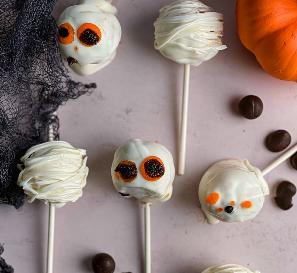 Halloween Cake Pops