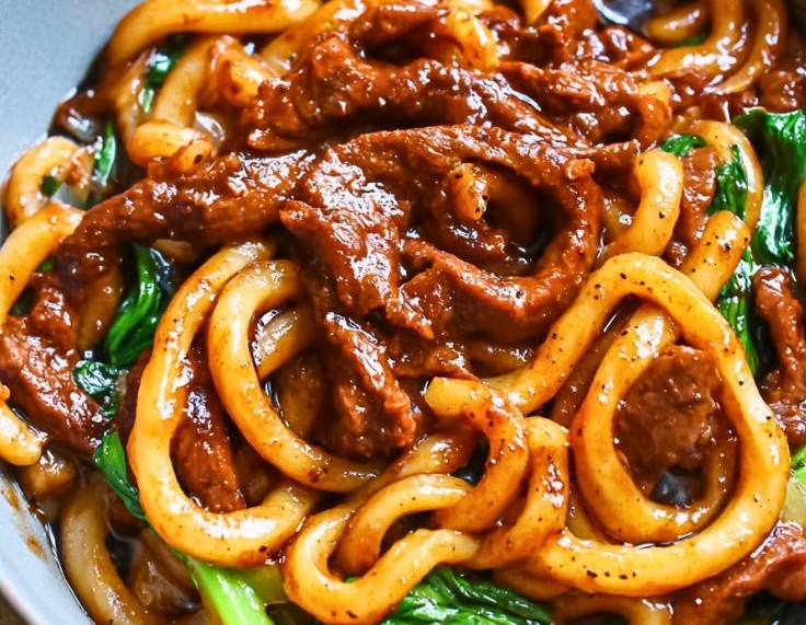 15-Minute Beef Black Pepper Udon