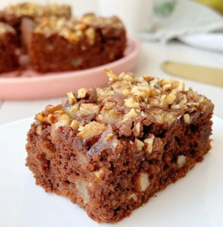 Walnussbrownies mit Birnen