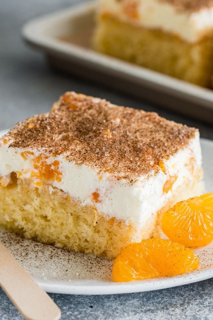 Fantakuchen mit Schmandcreme und Mandarinen