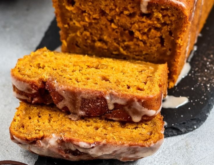 Veganer Kürbis Kuchen mit Zimt Glasur