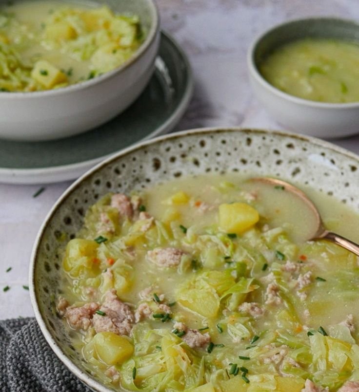 Leckere Spitzkohlsuppe für kalte Tage