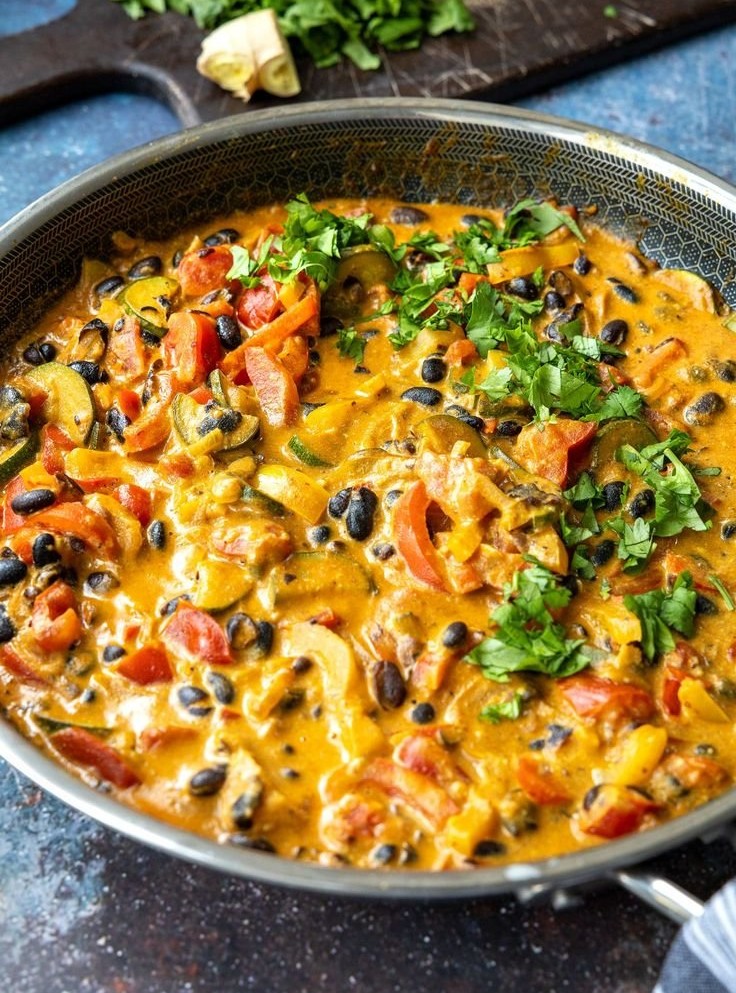 Gemüse-Curry mit schwarzen Bohnen