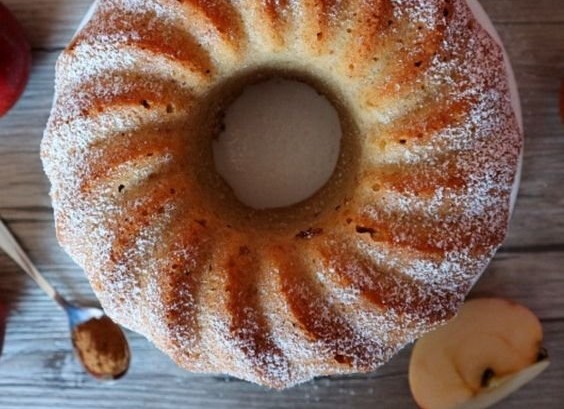 Apfel-Gugelhupf mit Zimt (Apfel-Zimt-Kuchen)