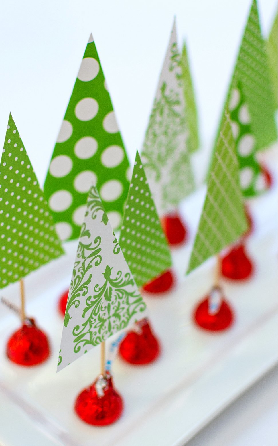 Kiss Mass Tree Centerpiece