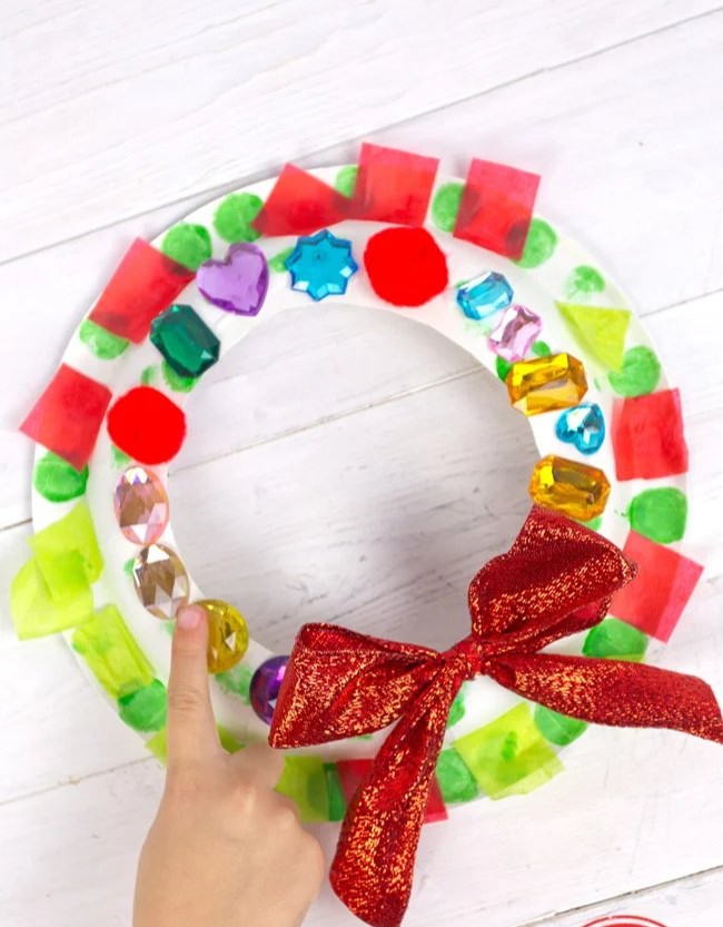 Easy Christmas Wreath Craft for Kids Using Paper Plate | Kids Activities Blog