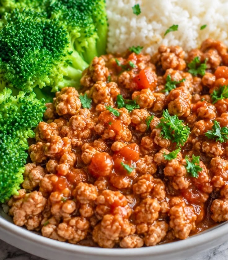 30-Minute Sweet and Spicy Ground Turkey Broccoli Bowls