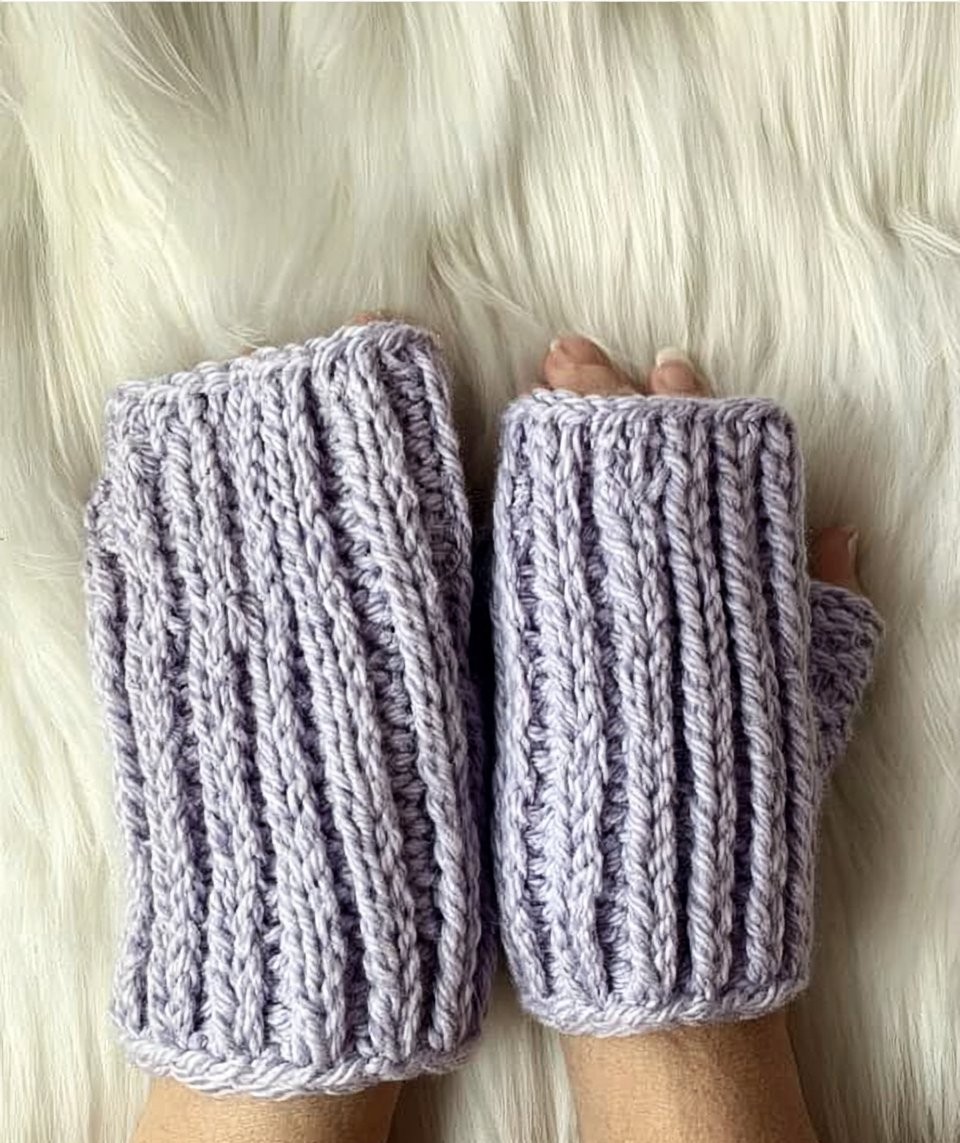 Ribbed Crochet Fingerless Gloves