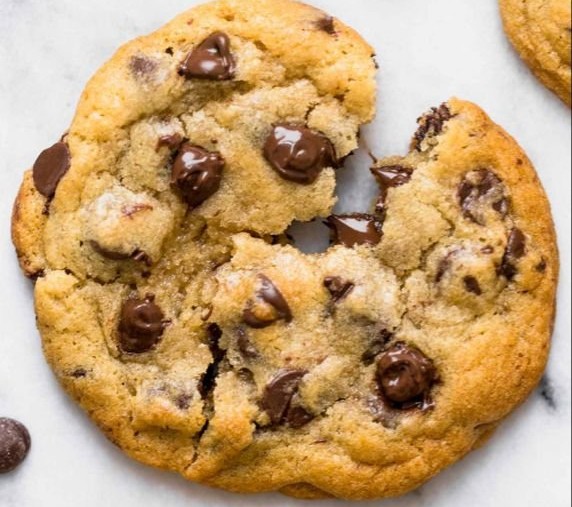 Irresistible Bakery Style Chocolate Chip Cookies | Easy Dessert Ideas for Parties, Homemade Bakery Cookies Recipe, Cookies Brown