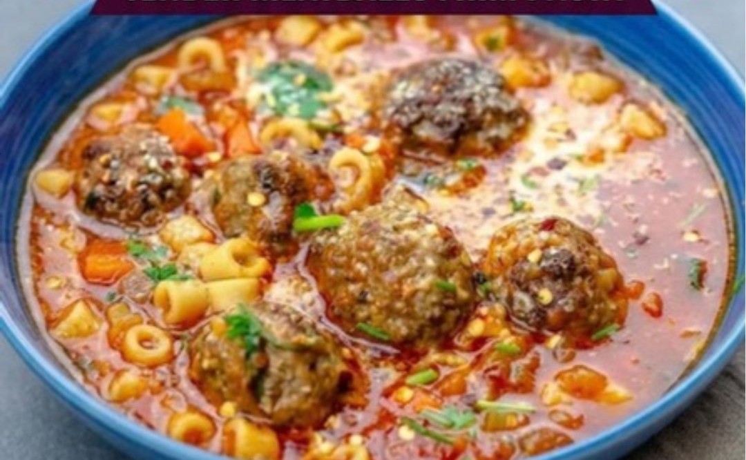 Meatball Soup With Tender Meatballs and Firm Pasta 🍲