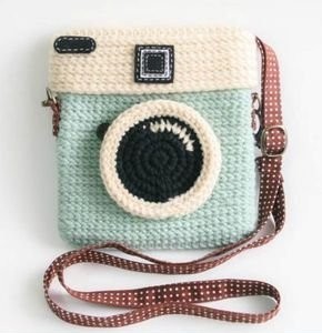 Crochet Camera Purse Free Pattern and Video Tutorial