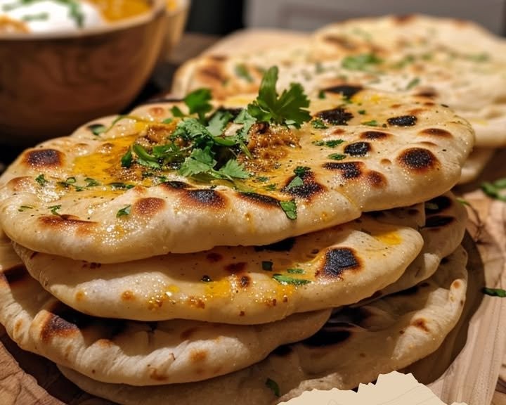 Naan-Brot – Indisches FladenbrotZutaten 📋
- 500 g Mehl (Typ 550)
- 1 Päckchen Trockenhefe
- 1 TL Zucker
- 1 TL Salz
- 150 ml lauwarmes Wasser
- 150 g Naturjoghurt
- 2 EL Pflanzenöl
- 1 TL Backpu...