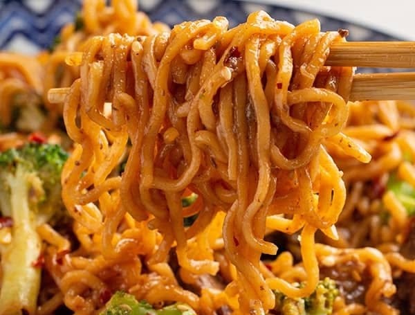 Quick Beef and Broccoli Ramen Stir Fry