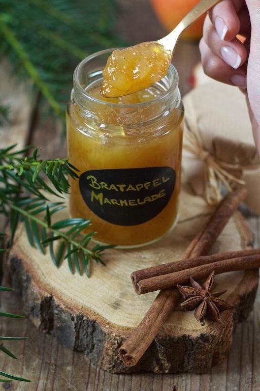 Bratapfelmarmelade mit Amaretto