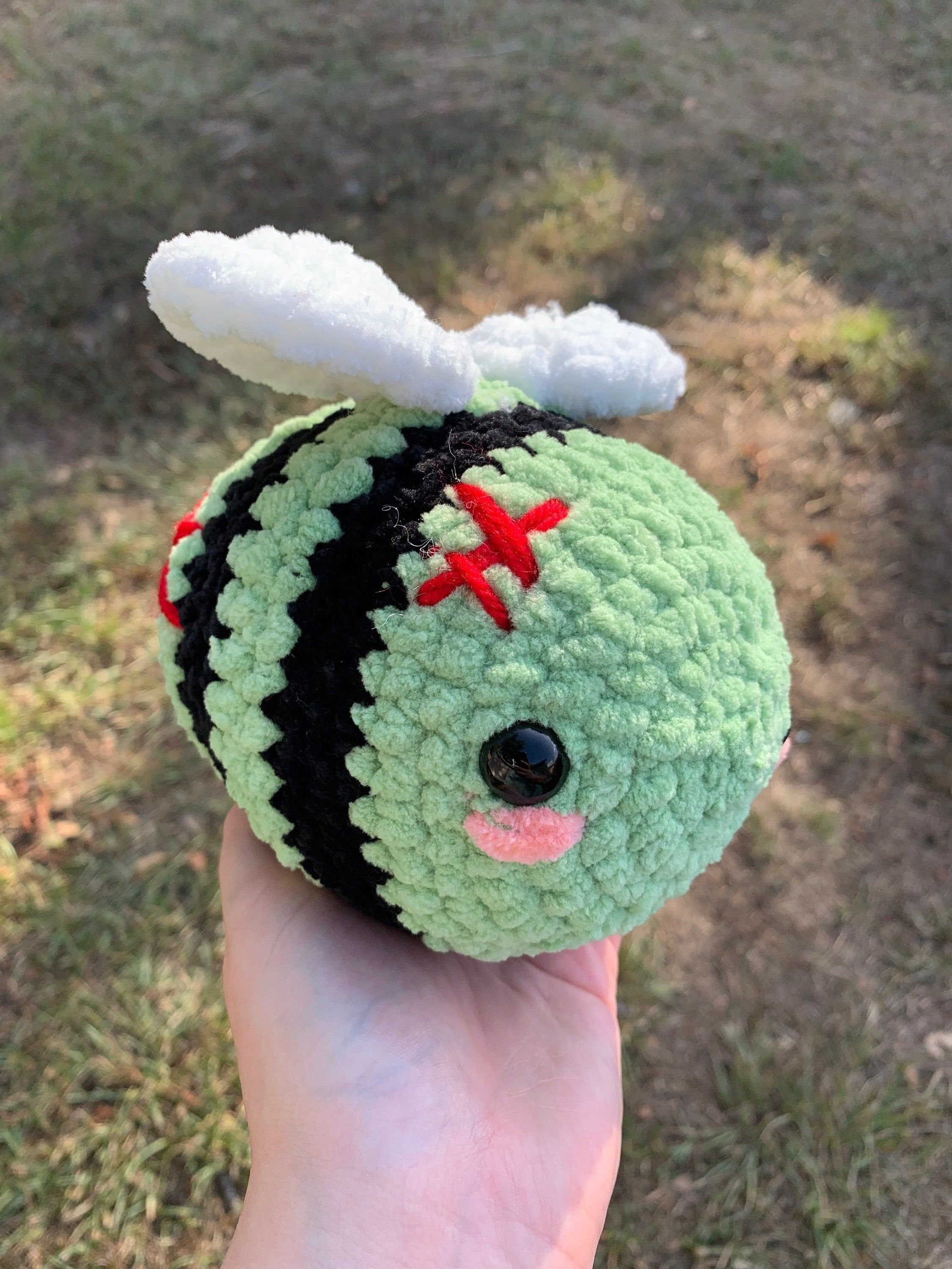 Spooky crochet bees, ZomBee, skelly bee
