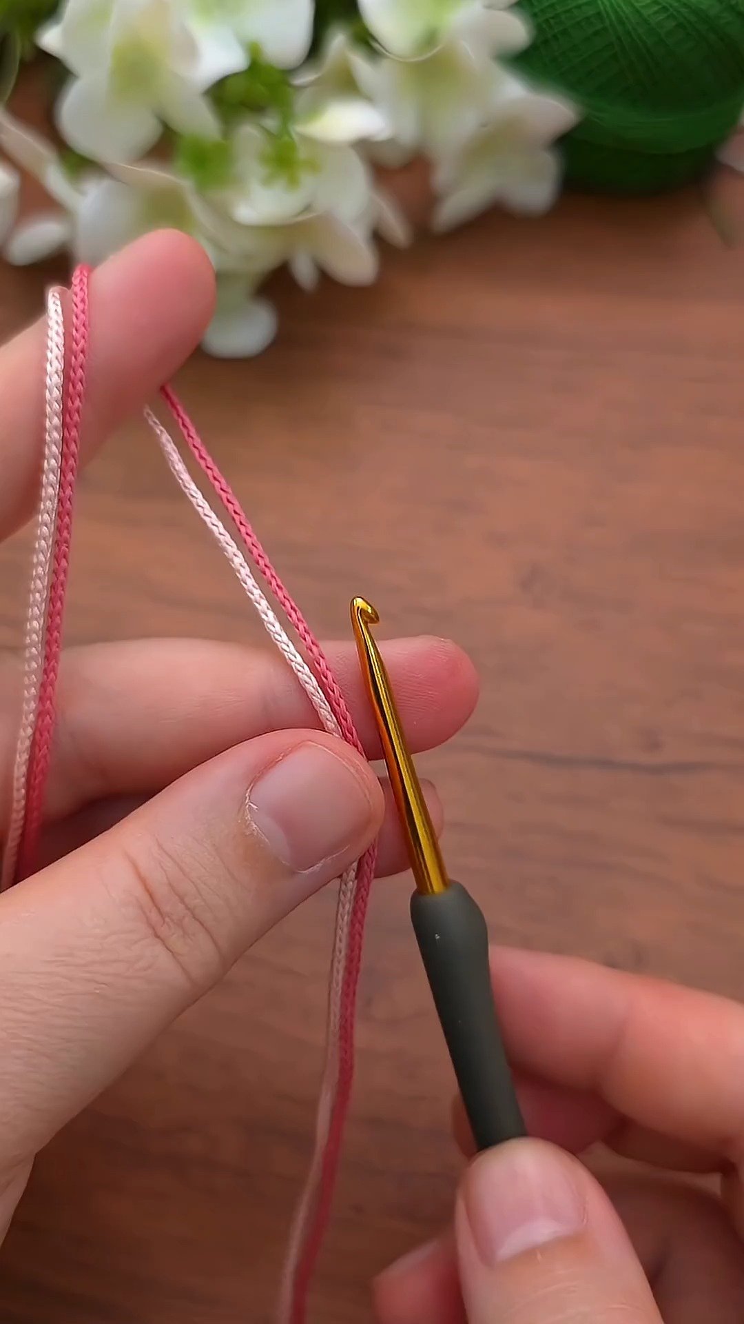 Auf der Suche nach einer robusten zweifarbigen Kordeltechnik? Probiere das! 🧵