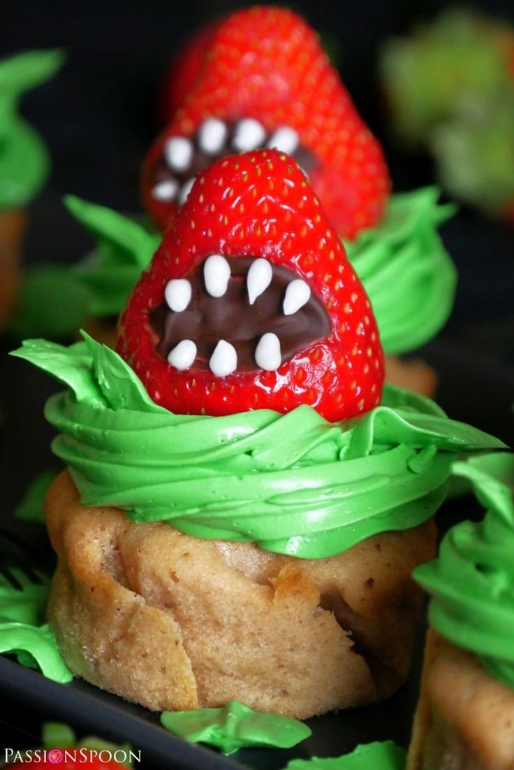 Monster strawberry cupcakes