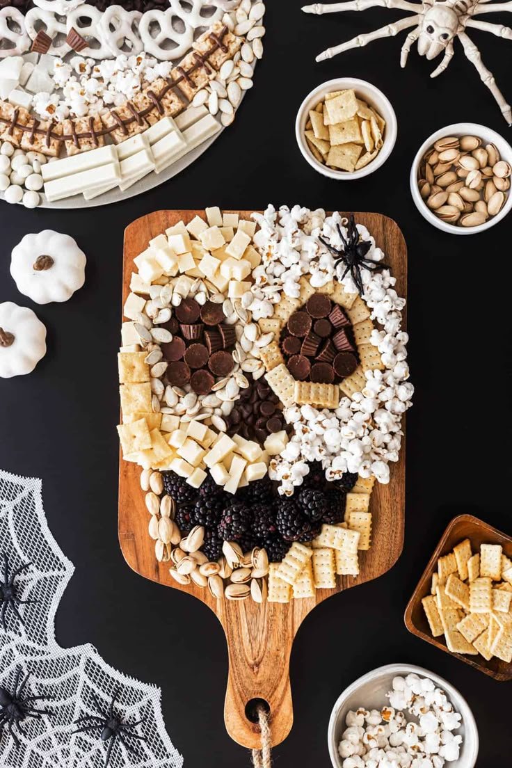 Halloween Platter Ideas | Halloween buffet, Halloween finger foods, Halloween charcuterie board ideas