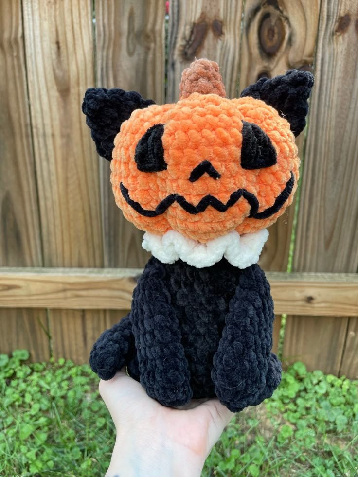 Pumpkin Cat Crochet Pattern