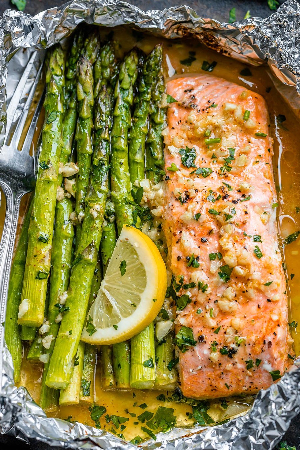 Baked Salmon in Foil with Asparagus & Garlic Butter